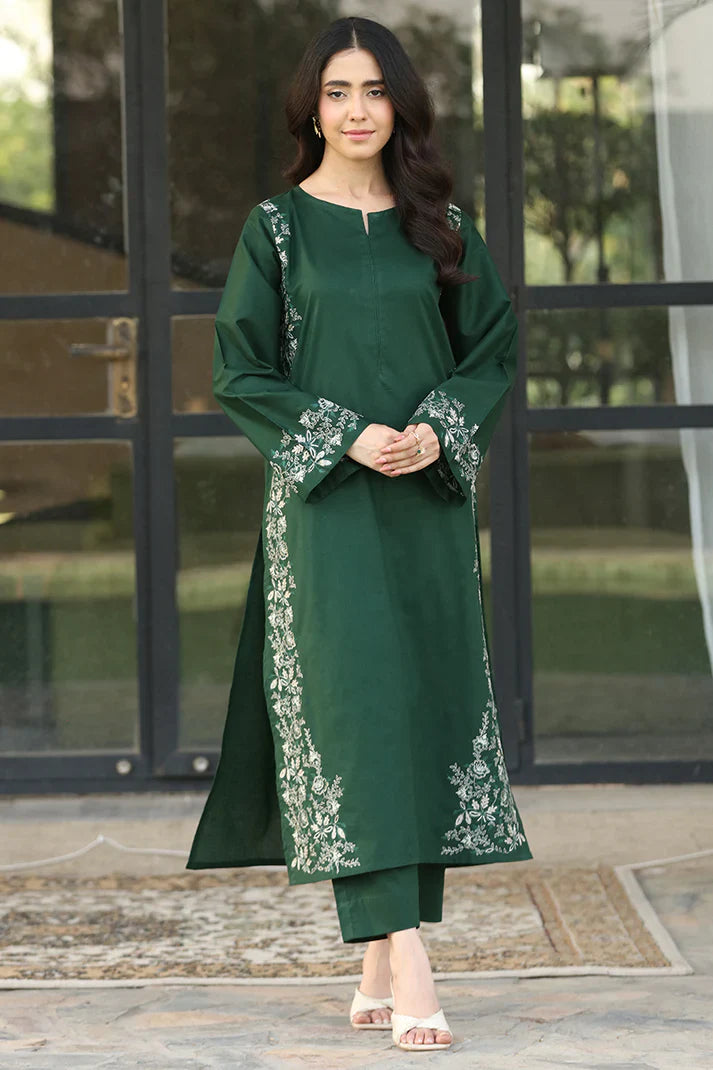 Emerald Elegance: Tail Green Embroidered Lawn Set
